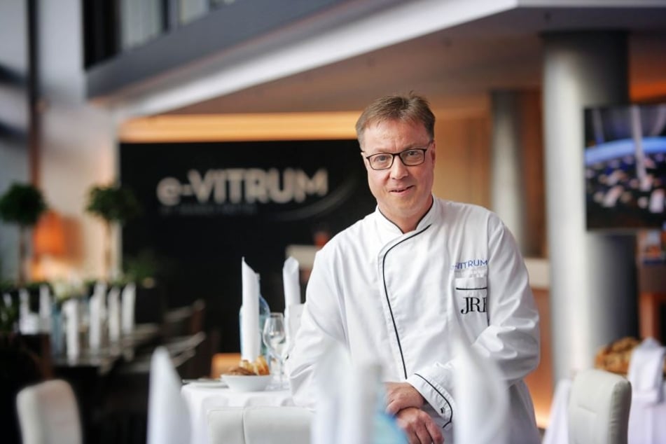 Mario Pattis (47) hat es mit dem „e-vitrum“ in den „Bib Gourmand Deutschland“
geschafft.