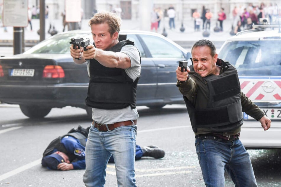 Schauspieler Daniel Roesner (links) steigt als Paul Renner bei Alarm für Cobra 11 aus. Partner Erdogan Atalay bleibt der Serie treu.
