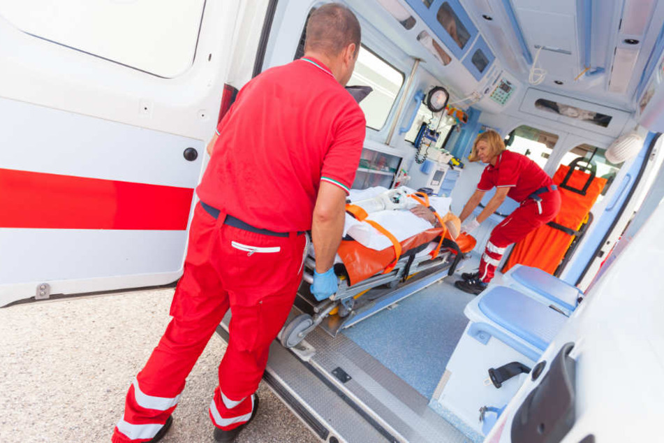 Zwölf Menschen mussten mit Verletzungen ins Krankenhaus. (Symbolbild)