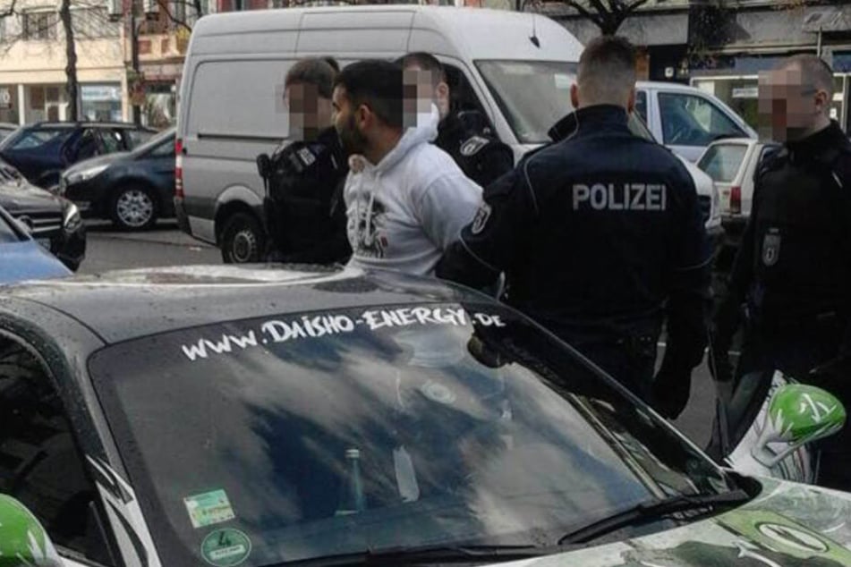 Attila Hildman während der Festnahme in Berlin.
