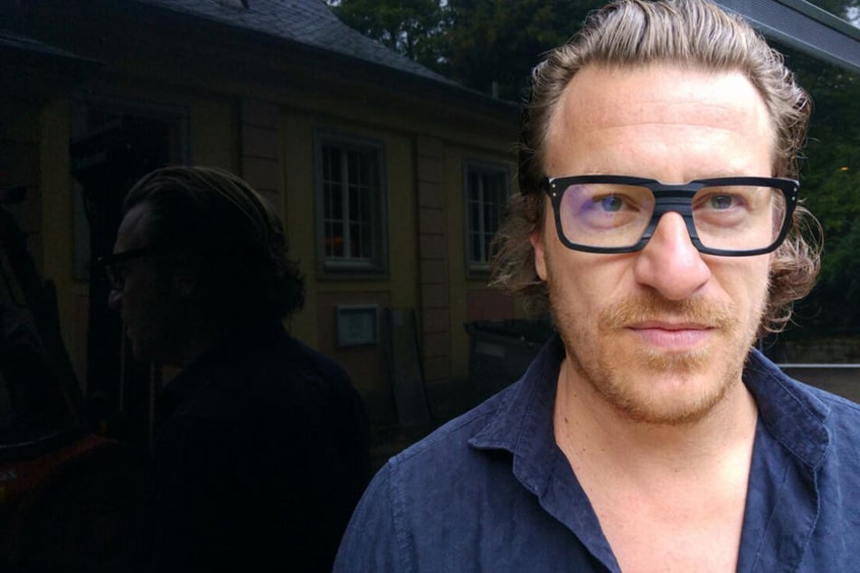 Der Künstler kurz vor seinem Auftritt in Dresden.
