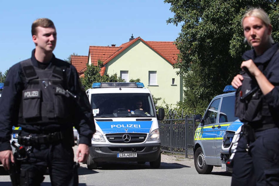 Unberechenbare Fanatiker: Vergangene Woche eskalierte die angeordnete
Zwangsräumung eines „Reichsbürgers“
bei Zeitz zu einer Schießerei mit mehreren Verletzten.