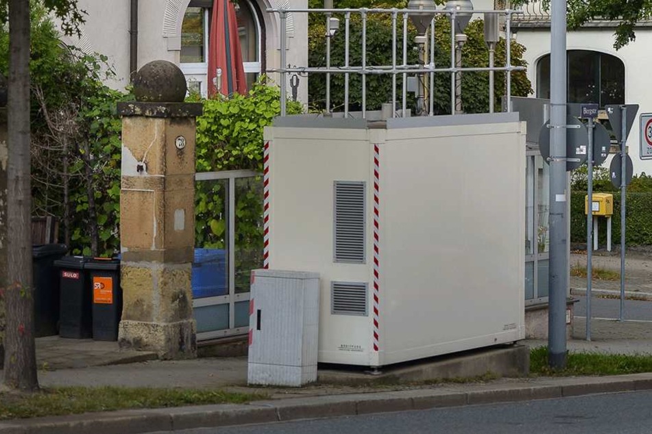 An der Bergstraße steht eine Messstation, die regelmäßig erhöhte Abgaswerte
meldet. Tempo 30 könnte für Verbesserung sorgen.