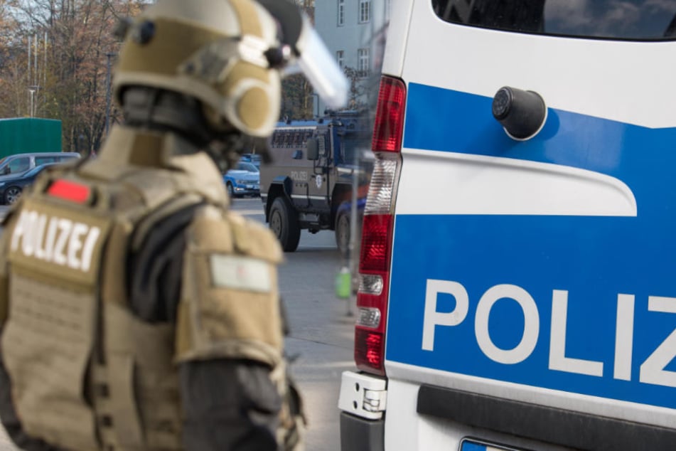 Bei den Durchsuchungen war auch das SEK vor Ort (Symbolfoto).