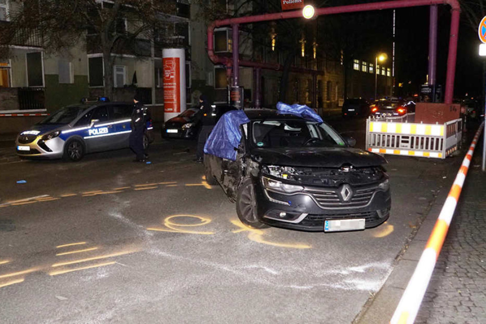 Der völlig demolierte Renault des Unfallverursachers.