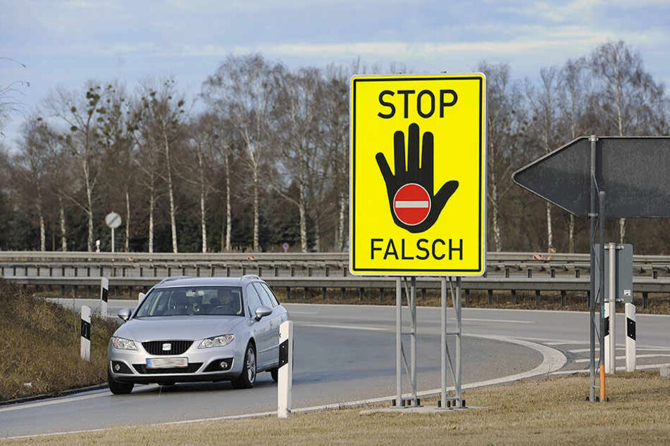 In NRW konnte ein Geisterfahrer erst durch eine Nagelsperre gestoppt werden. (Symbolbild)
