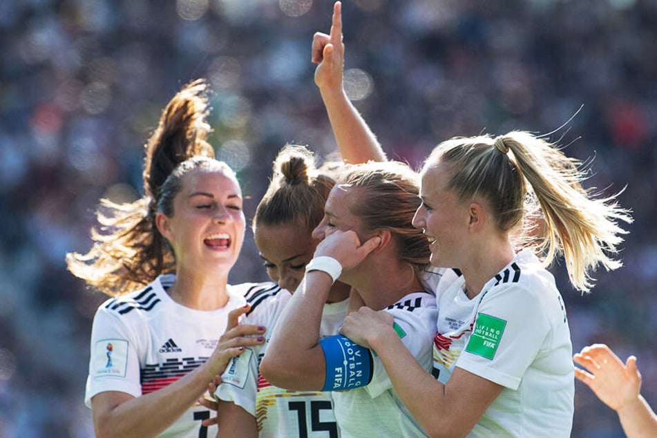 Die DFB-Elf zog durch einen 3:0-Erfolg gegen Nigeria ins Viertelfinale ein.