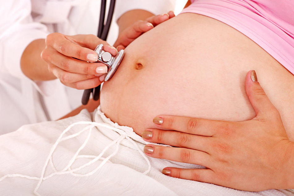 Der Ehemann wollte das Baby seiner Frau töten, weil es von einem Fremden war. (Symbolbild)