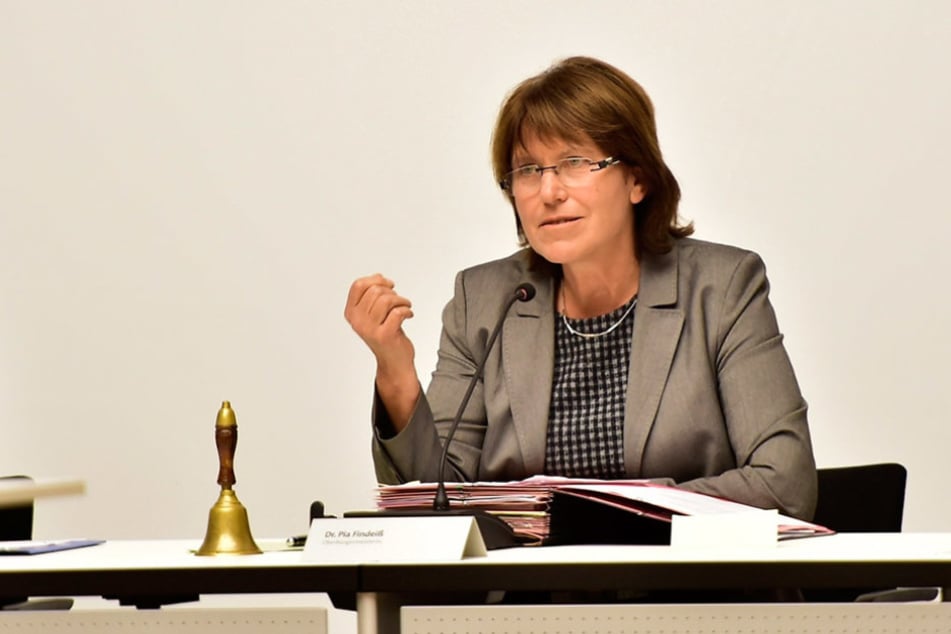 Zwickaus OB Pia Findeiß (60, SPD) hat Anzeige gegen drei Hobbyfilmer erstattet.