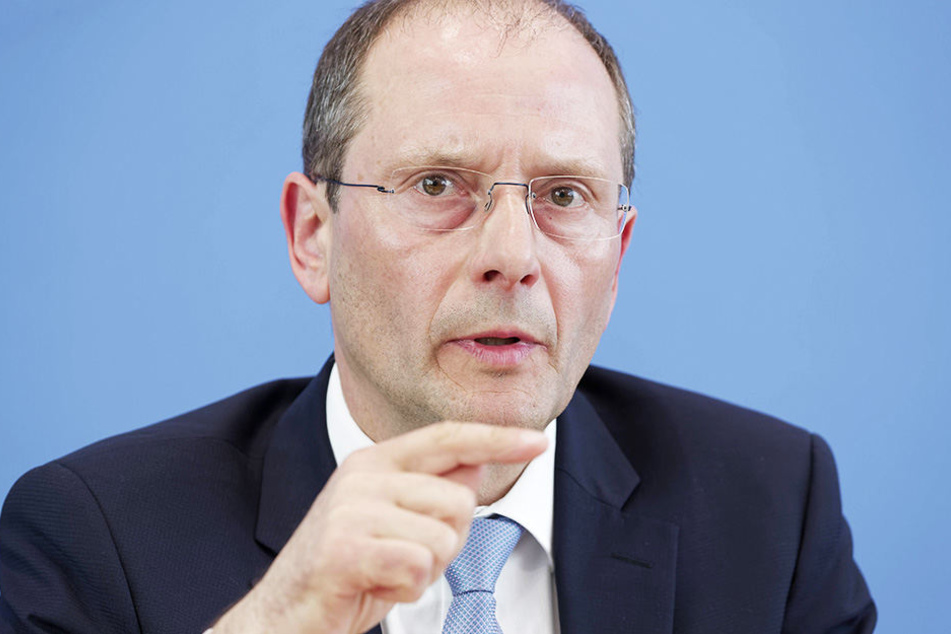 Sachsens Innenminister Ulbig (CDU) sieht in Mohamed B. einen islamistischen Gefährder, der schnellstmöglich Deutschland verlassen soll.