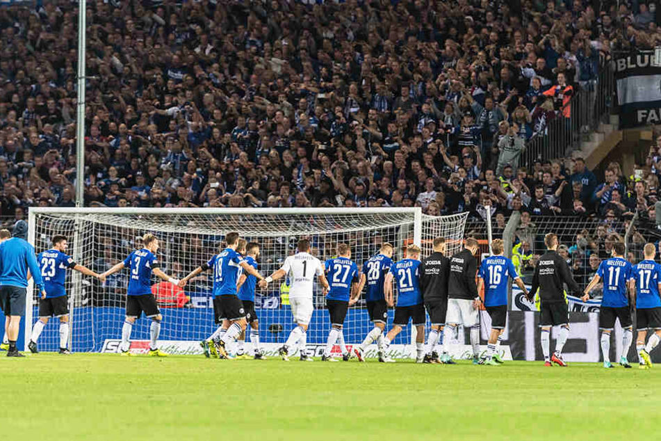 Gegen Fortuna Düsseldorf soll die SchücoArena voll werden.