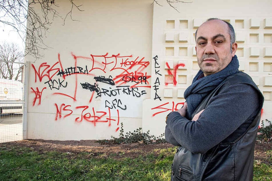 Graffiti-Sprayer verunstalteten die Firma von Bäcker Yavuz Kaya (52).