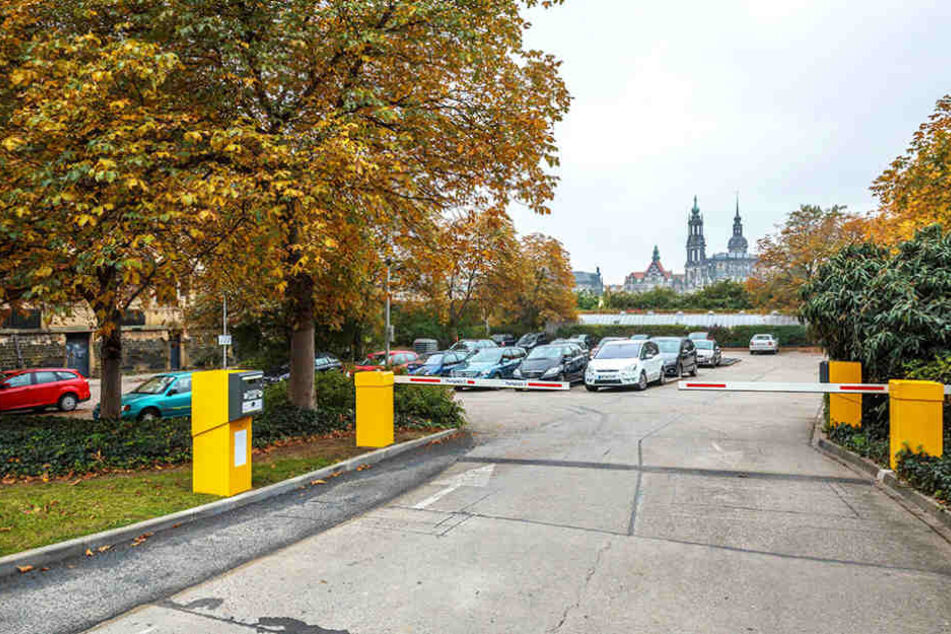 Der Parkplatz neben dem Blockhaus an der Großen Meißner Straße soll künftig bebaut werden.