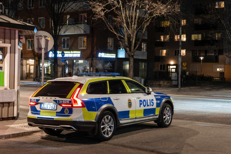 Die Polizei nahm Mordermittlungen auf.