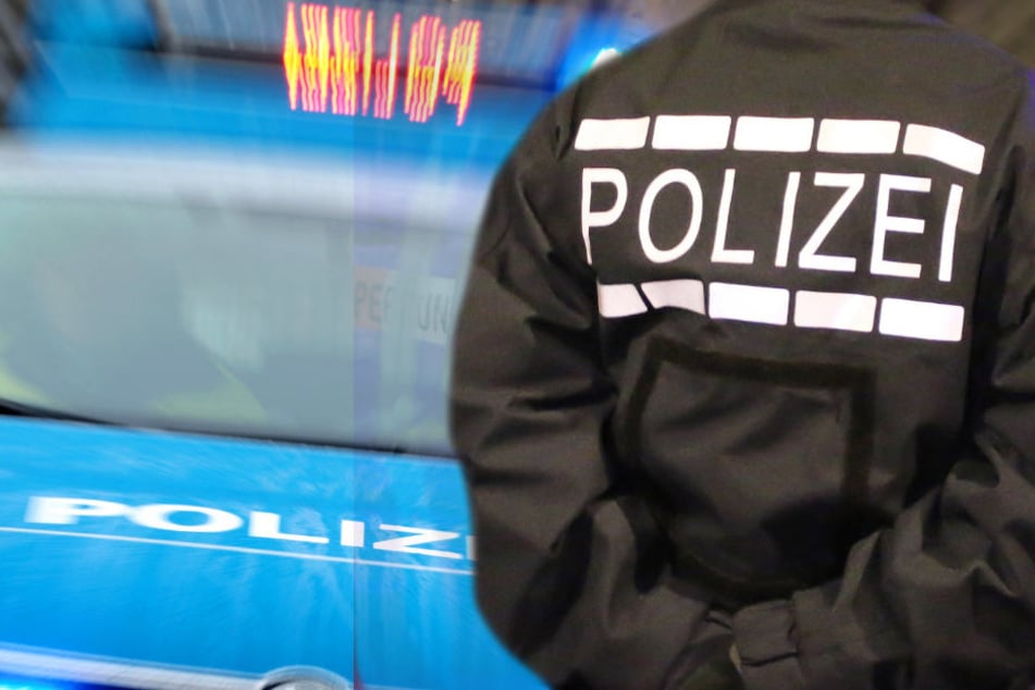 Die Polizei durchsuchte zahlreiche Wohnungen in Unterfranken (Symbolbild).