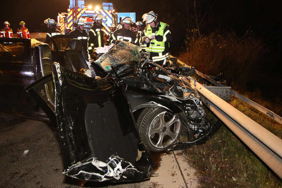 Der Geisterfahrer wurde schwer verletzt, ein Autofahrer starb.
