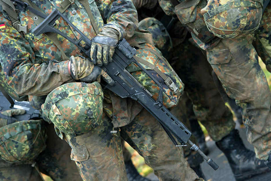 Bei der Bundeswehr werden mehr minderjährige Soldaten denn je ausgebildet.