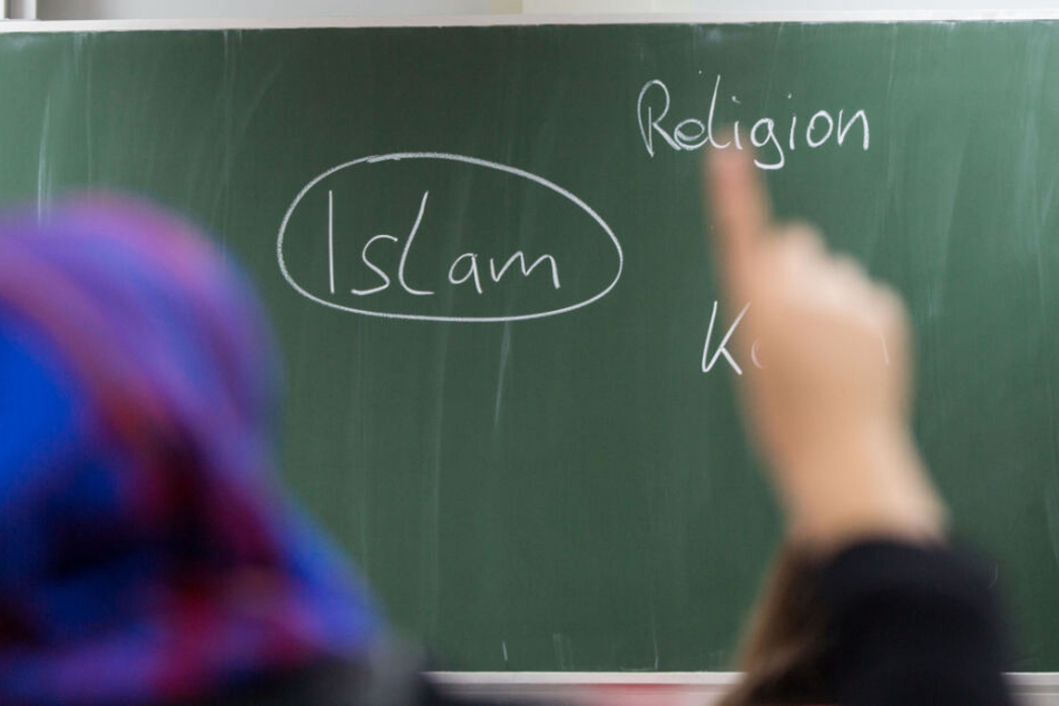 Stadträte sind empört über die Lehren des IZM. (Symbolbild)