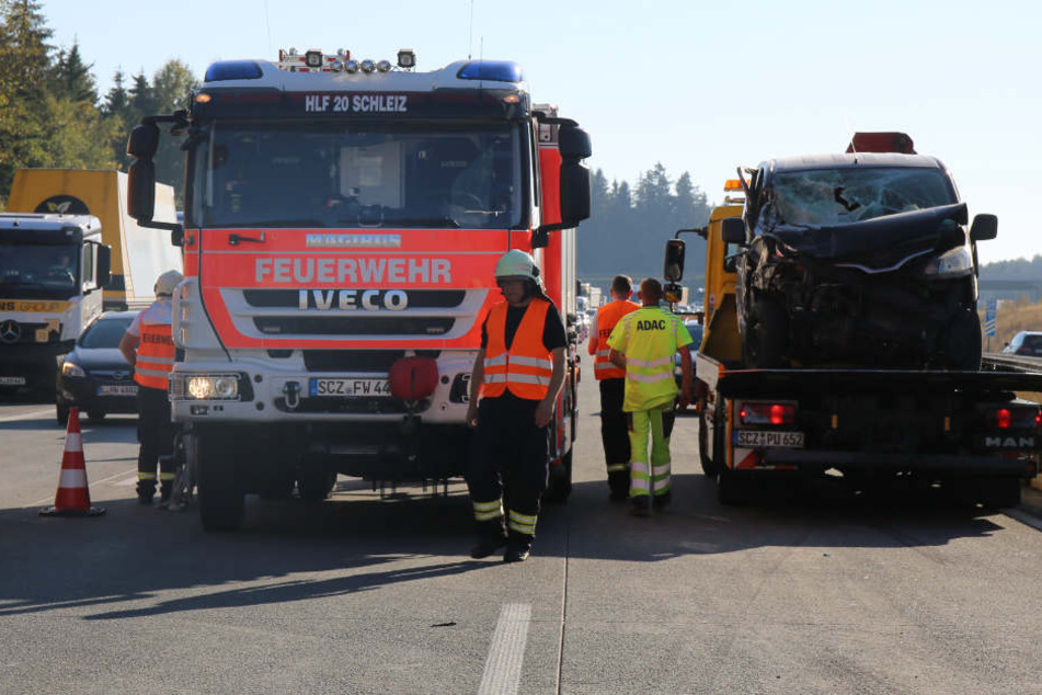 Die Feuerwehr kam nicht ohne Unfall durch die Rettungsgasse.