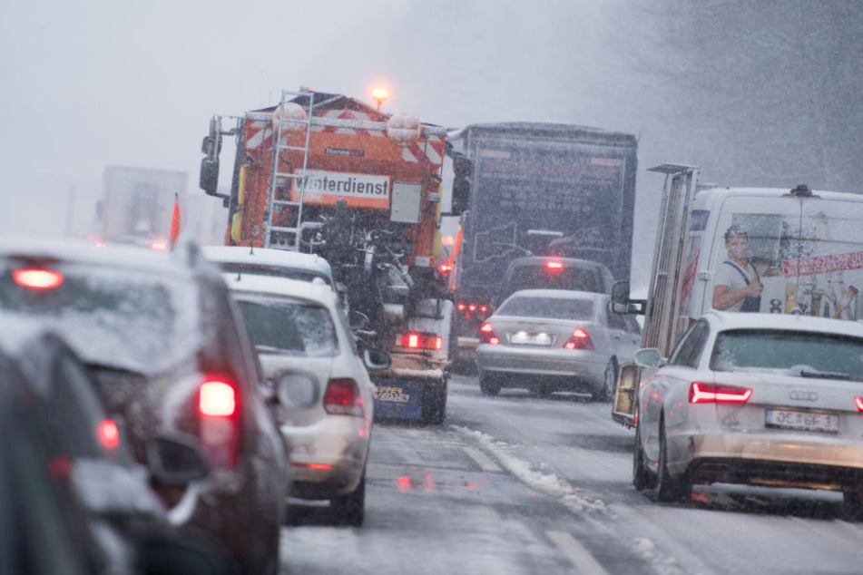 Mehrere Autobahnen in NRW mussten bereits teilweise gesperrt werden. (Archivbild)