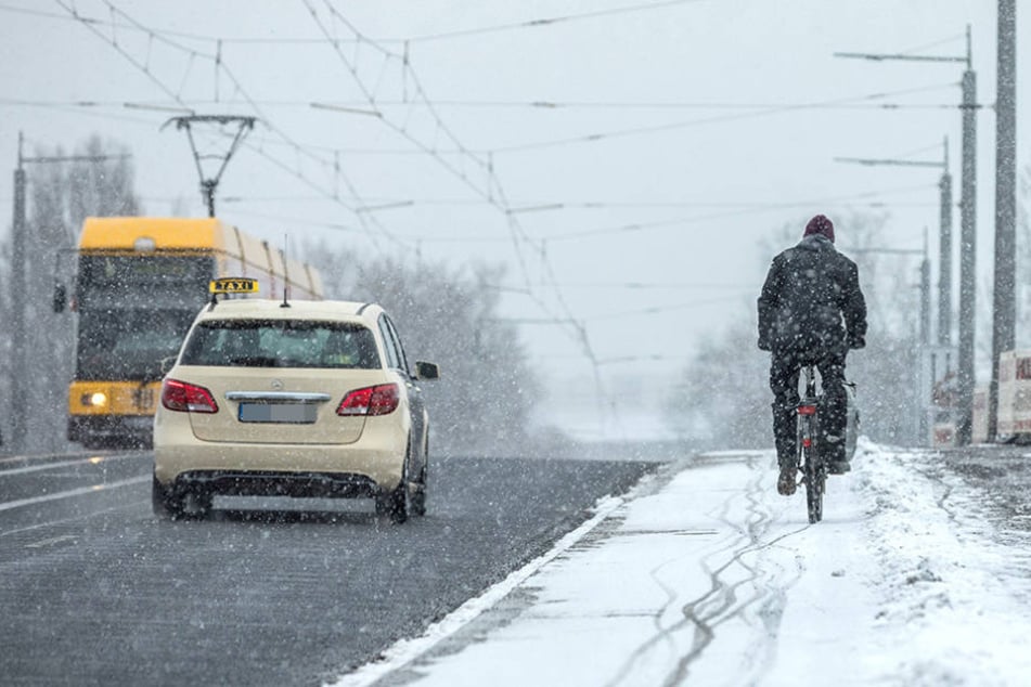 Straße frei - Radweg voller Schnee: Bilder wie diese auf der Albertbrücke
sollen sich 2018 nicht wiederholen.