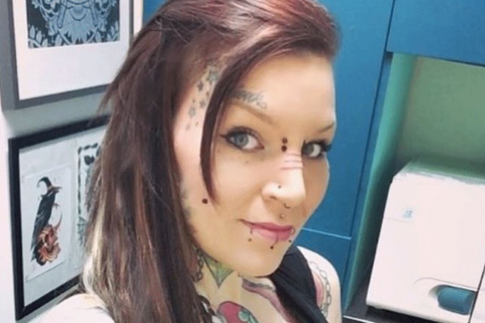 Tory Reynolds mag ihren Finger als Schmuck...