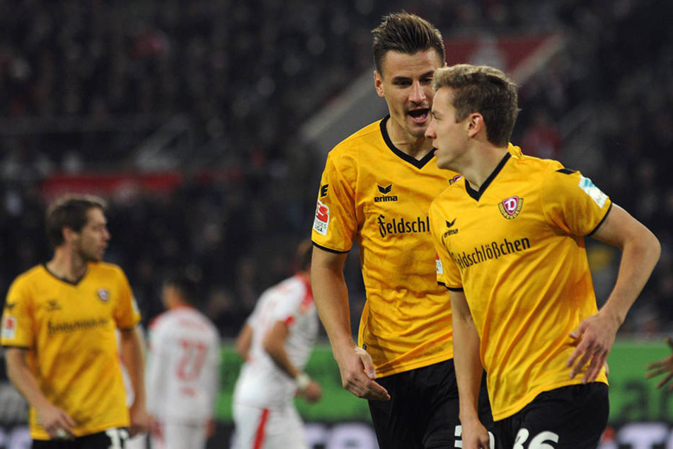 Niklas Hauptmann (r.) schoss Dynamo nach 25 Sekunden in Führung.