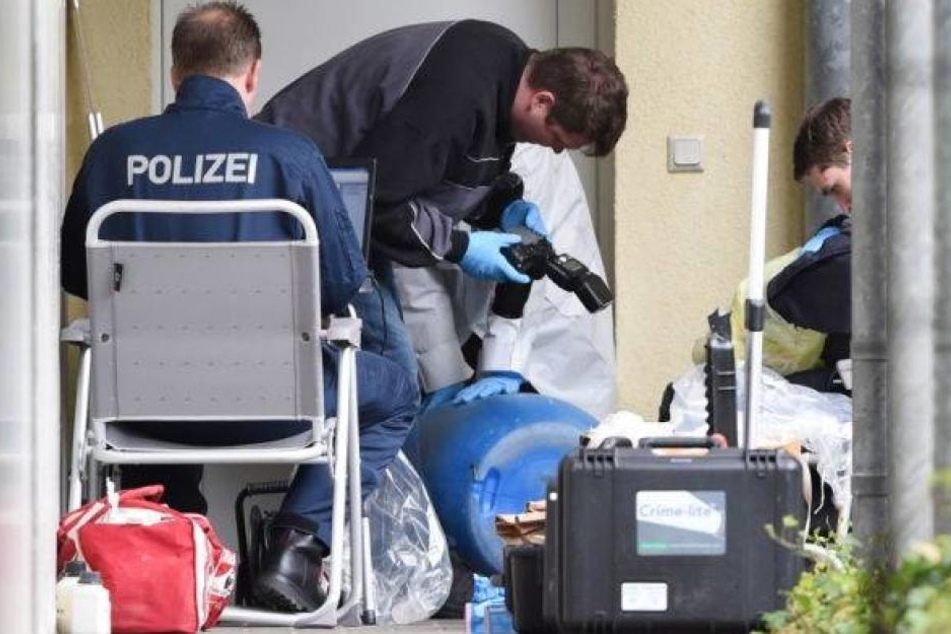 Die von der Polizei sichergestellte Rohrbombe sei eine "Bastelei aus Jugendtagen" gewesen.