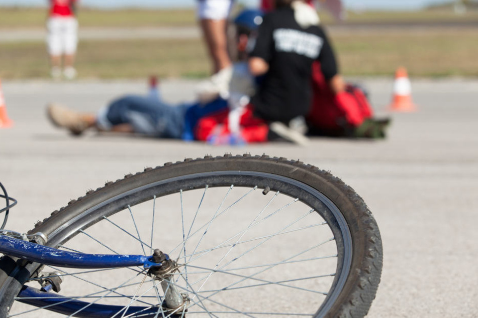 Der Fahrradfahrer erlitt durch den Unfall schwerste Verletzungen (Symbolbild).