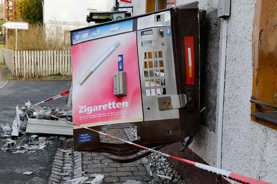 Ein Zigarettenautomat wurden am frühen Dienstagmorgen in Bad Lippspringe aufgebrochen (Symbolbild).