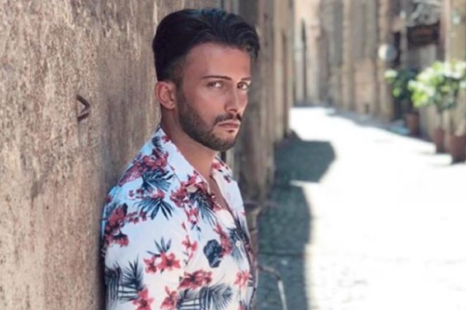 Das jedenfalls behauptet sein ehemaliger "Bachelor in Paradise"-Mitbewohner Domenico De Cicco (35).