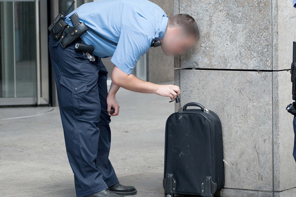 Der Besitzer eines herrenlosen Koffers im Hauptbahnhof Halle (Saale) konnte erst nach Evakuierung der Reisenden gefunden werden. (Symbolbild)