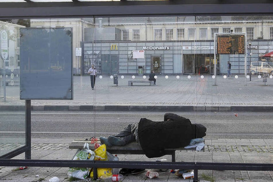 Die Mordkommission ermittelt nun, wie der Obdachlose ums Leben kam. (Symbolbild)