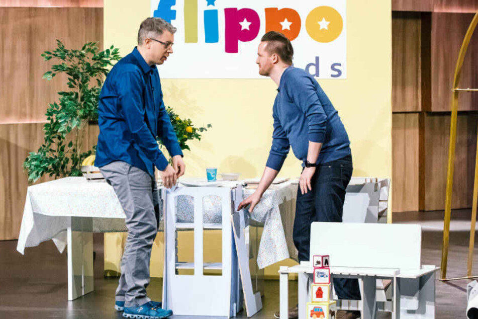 Frank Thelen (li.) zeigt schon mal erhöhtes Interesse an "flippo one".