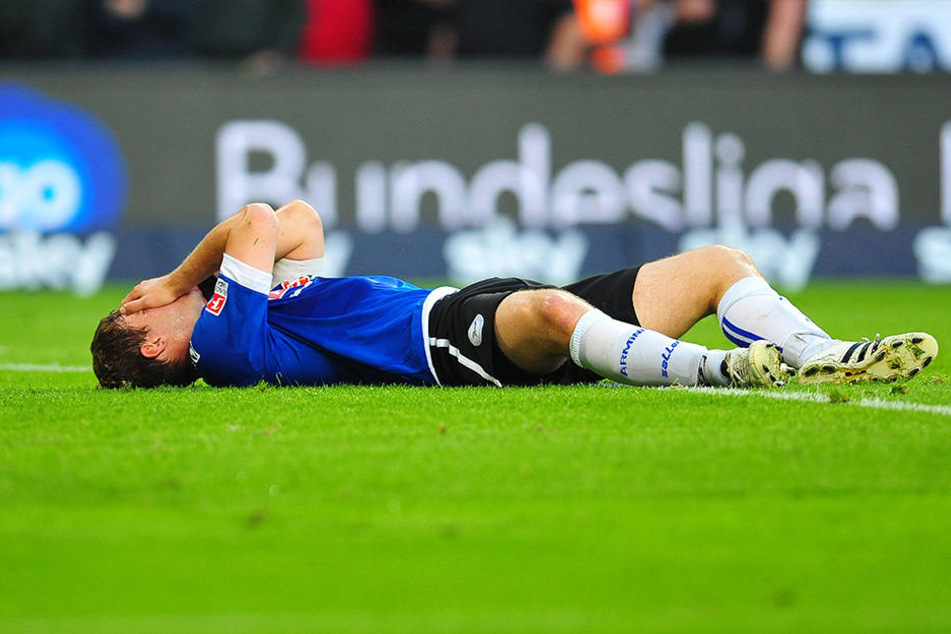 Nach der verlorenen Relegation war Fabian Klos am Boden zerstört.