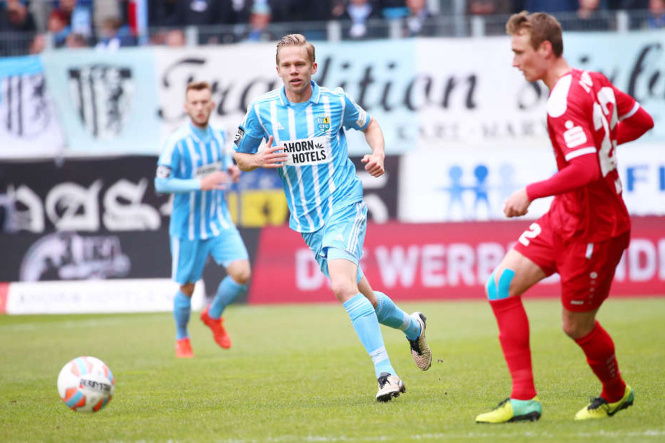 Dennis Grote (l., Chemnitz) gegen Christoph Menz (r., Erfurt).
