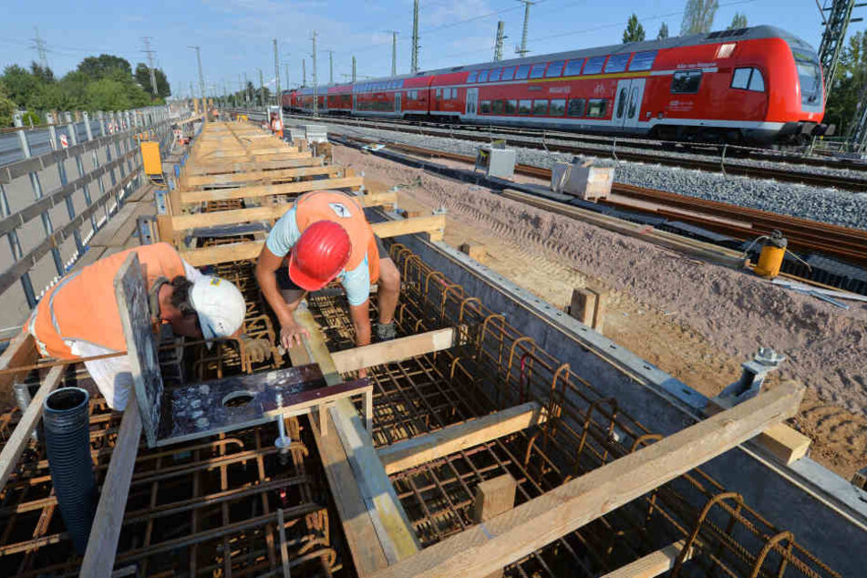Die Deutsche Bahn will insgesamt sieben Brücken zwischen Engelsdorf und Stötteritz erneuern. (Symbolbild)