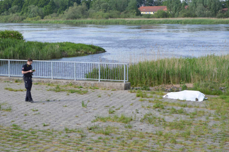 Am Mittwoch fand ein Spaziergänger die Leiche und alarmierte die Polizei.