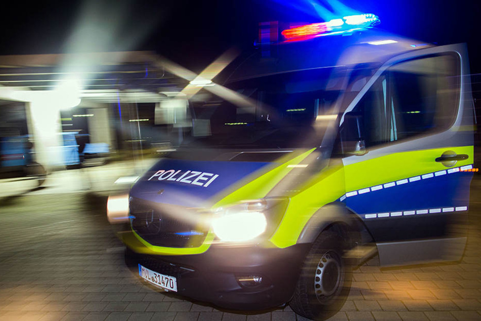 Der Transporterfahrer verließ pflichtwidrig den Unfallort in Eutritzsch. Nun sucht die Polizei nach Zeugen.