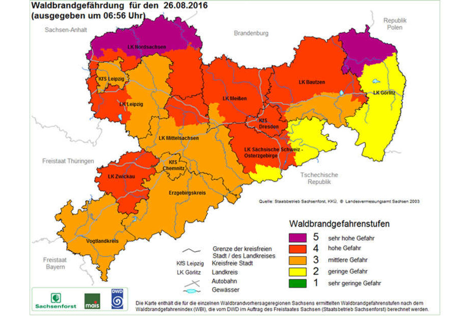 Im Norden von Sachsen sowie an der Grenze zu Polen besteht die höchste Waldbrandstufe.