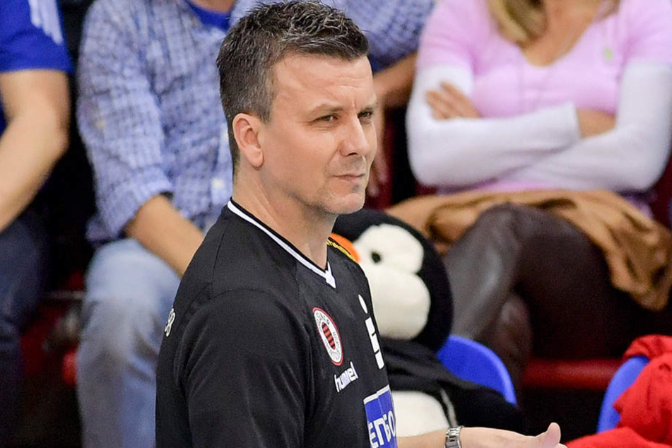 Alex Waibl zeigte sich beim ersten Halbfinal-Duell in Stuttgart ungewohnt ruhig. Der DSC-Chefcoach war gesundheitlich stark angeschlagen.