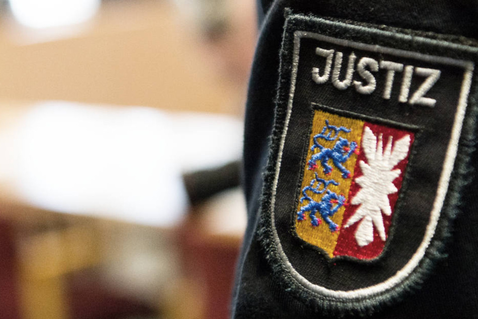 Ein 44-Jähriger muss sich wegen der Tötung eines Rentners vor Gericht verantworten (Symbolbild).