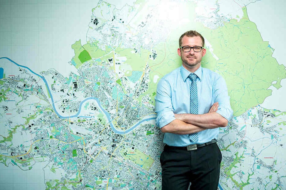 Baubürgermeister Raoul Schmidt-Lamontain (39, Grüne) muss die Suche nach dem
Busbahnhof-Standort koordinieren.