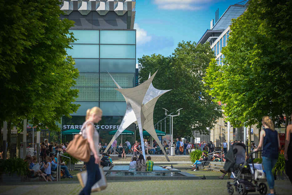 Auf der Prager Straße rastete ein junger Mann aus.