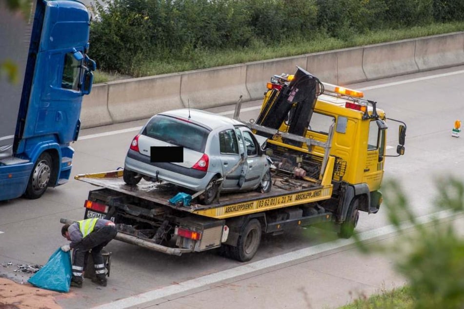 Hier krachte es zwischen Erfurt-Gispersleben und Bindersleben. Ein ein PKW Renault fuhr auf einen LKW auf.