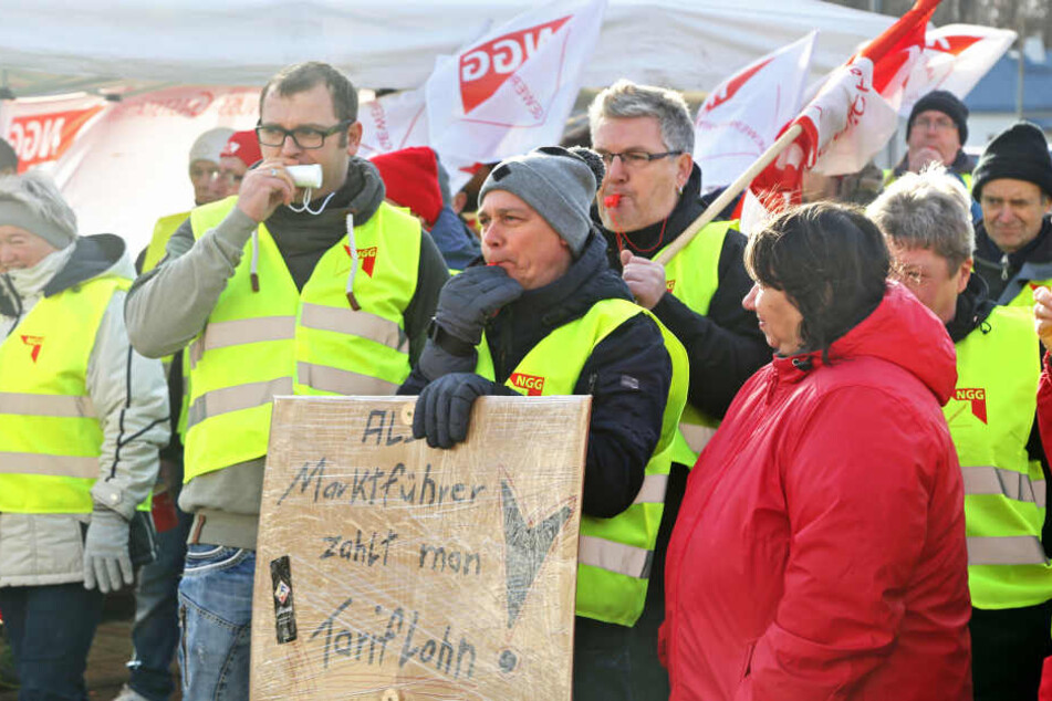"Als Marktführer zahlt man Tariflohn", finden die Mitarbeiter im Warnstreik.