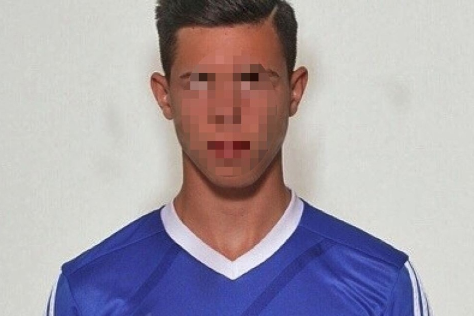 Der flüchtige Verdächtige wird mit Fahndungsfoto gesucht.