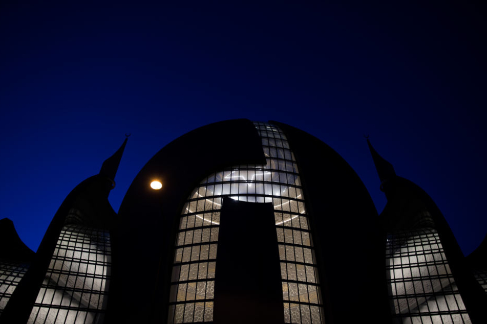 Am Samstag (29. September) soll die Kölner Zentralmoschee feierlich eröffnet werden.