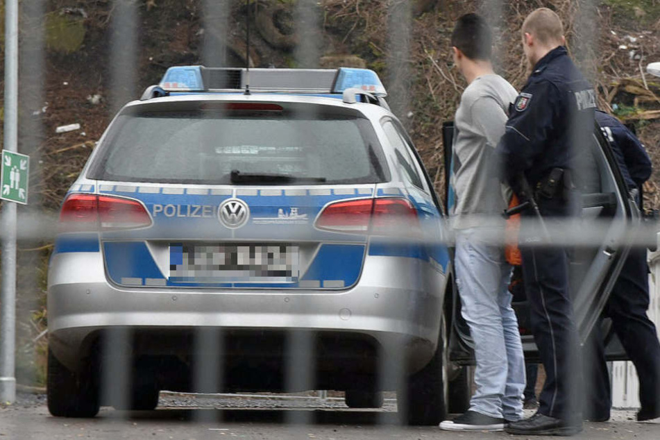 Bei einer Massenschlägerei zwischen einer deutschen und einer syrischen Gruppe sind zwei Männer verletzt worden. (Symbolbild)