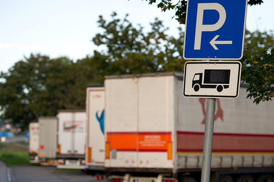 Auf einem Rastplatz an der A9 schlugen die Diebe zu. (Symbolbild)